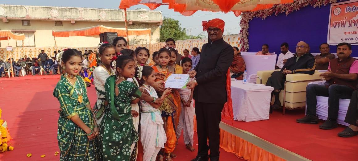 Grand Celebration of 74th Taluka Level Republic Day at Rajpara Khodiyar, Sihore - Day Collector Dilip Singh Vala unfurled the National Flag