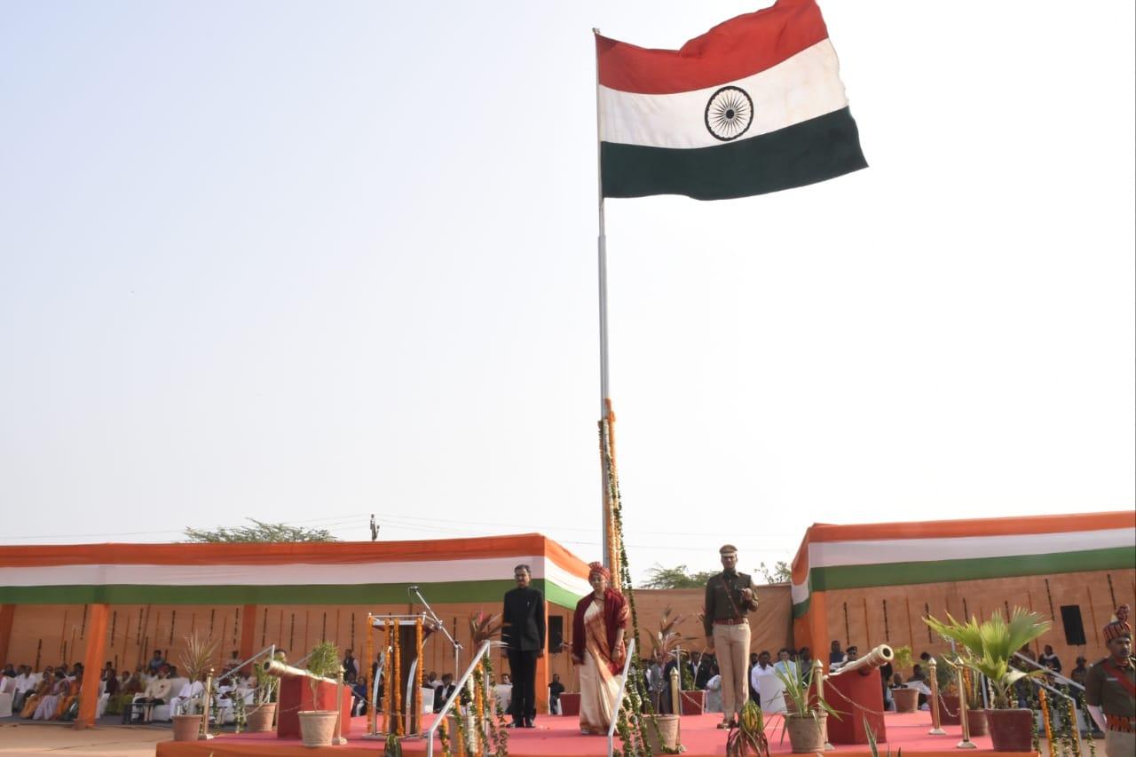 Republic Day was celebrated at district level at Talaja; The flag was hoisted by minister Bhanuben Babria