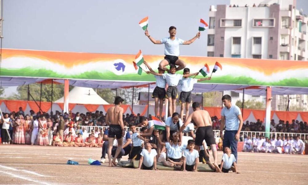 Celebration of State Republic Day in Botad in the presence of Acharya Devvratji and Bhupendrabhai Patel