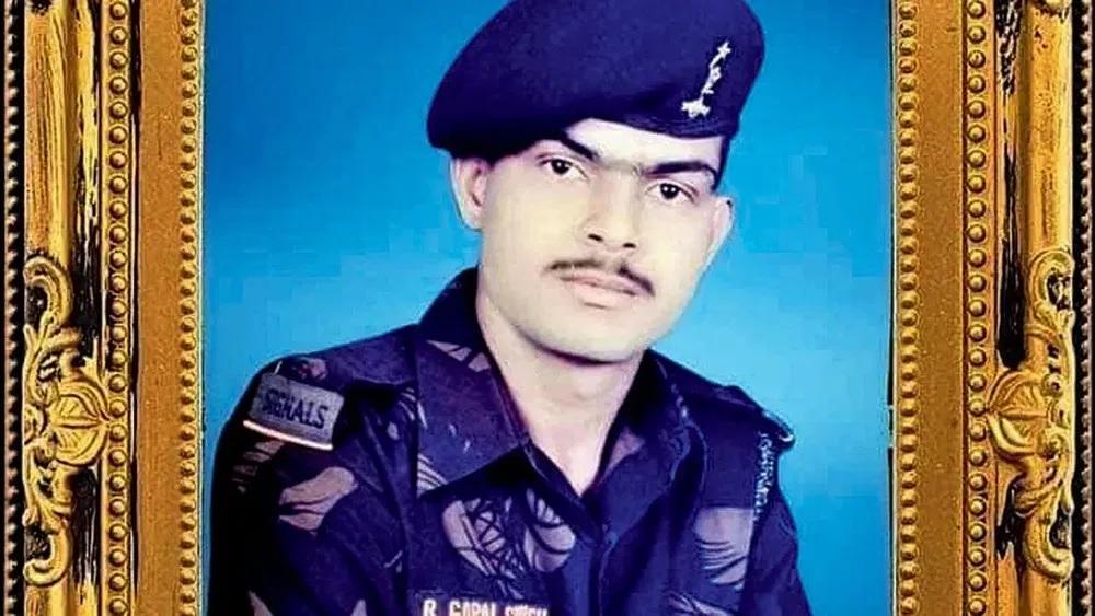 the-martyrs-father-had-sent-back-the-shaurya-chakra-from-the-courier-now-the-army-chief-himself-did-the-honours