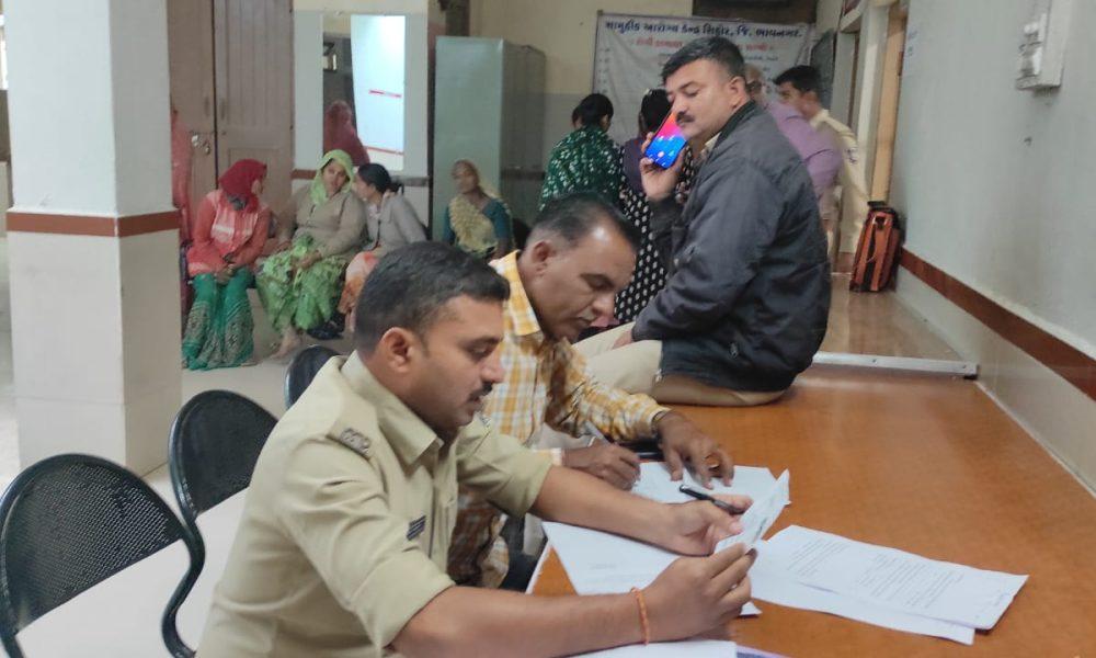 A mother of two children hanged herself in Sihore
