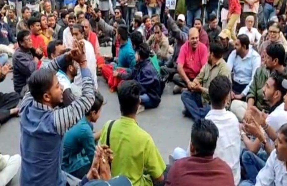 a-rally-was-held-demanding-implementation-of-the-ashantdhara-and-a-petition-was-given-to-the-collector