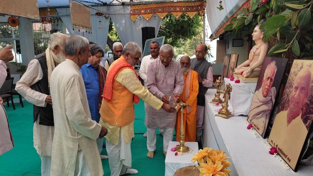 Shri Nanabhai Bhatt gave the original idea of New Training which was expanded by Mahatma Gandhi - Shri Bhadrayu Vachrajani