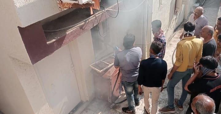 When a fire broke out in a residential house in Panjrapol area of Sihore, the fire brigade reached the scene and prevented the loss of lakhs.
