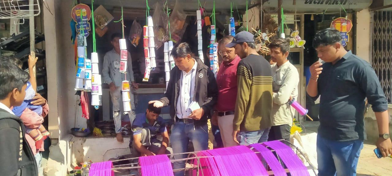 special-drive-by-sehore-municipality-to-crack-down-on-chinese-lace-sellers