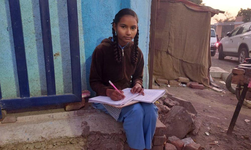 Daughter of Shankarbhai Kankoria of Sihore studies in class 10th and helps her father in running the household.