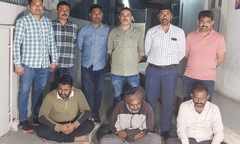 In Bhavnagar, strict action was taken against usurers only after the public meeting of the police and four usurers were arrested.