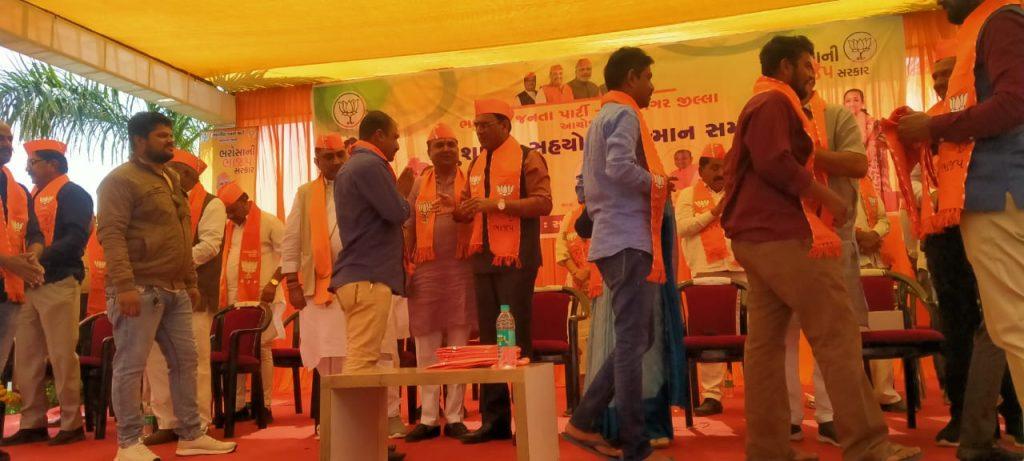 sehore-shakes-up-congress-as-municipal-elections-draw-near-municipal-servant-subhash-rathore-joined-bjp
