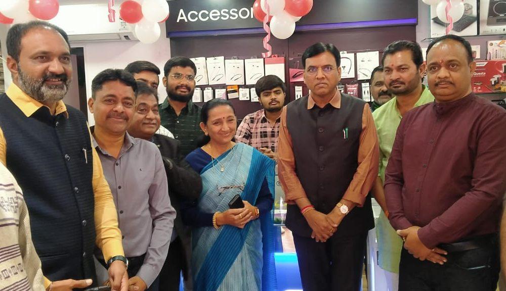 EROK state-of-the-art mobile and electronics showroom opened at Sihore by Swarupananda Swamiji