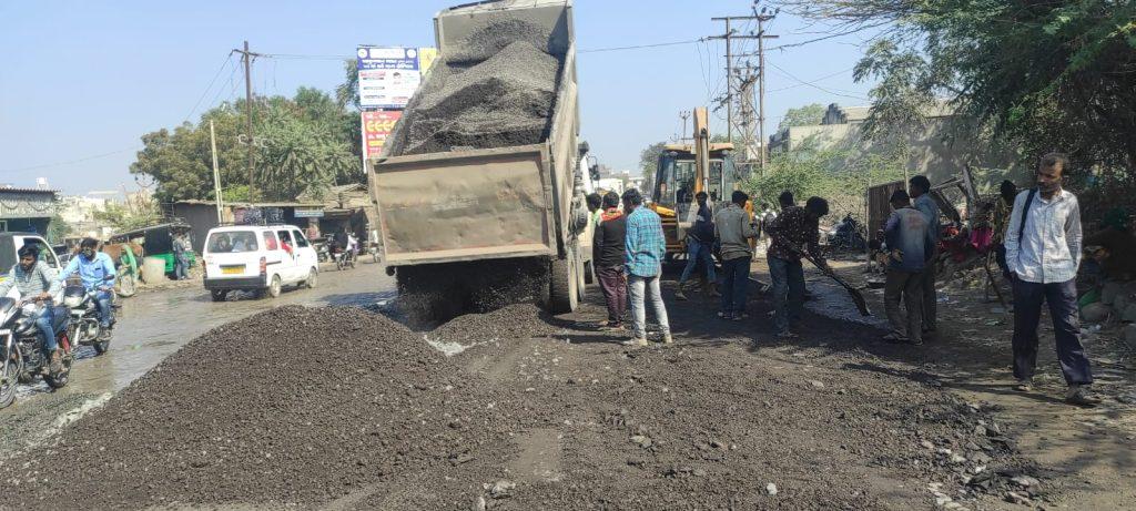 The matter reached the Chief Minister and the system came to a standstill; Bismar road work started around Tana Chowkdi of Sihore