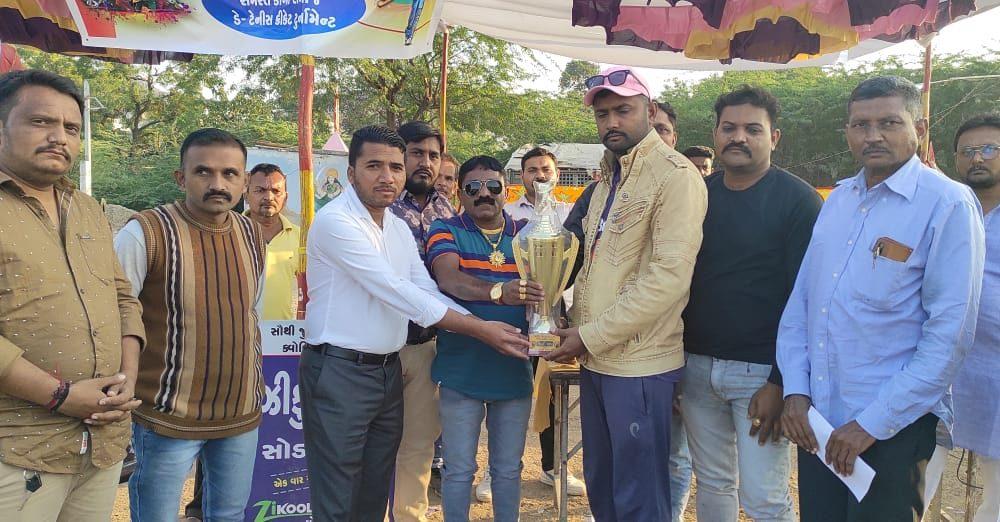 sehore-tim-winner-in-koli-samaj-organized-day-tennis-cricket-tournament