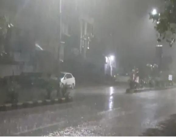thunderstorm-in-bhavnagar-at-dawn-unseasonal-rain-in-gadhda