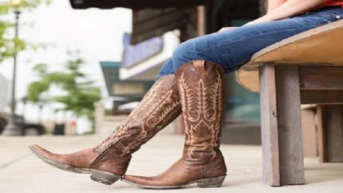 Short Girls Styling Tips: These 4 types of boots are best for short girls