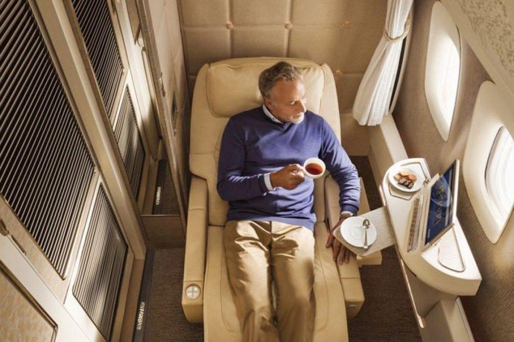 Flight Business Class: You will be surprised to know that there are great facilities in the business class of the flight