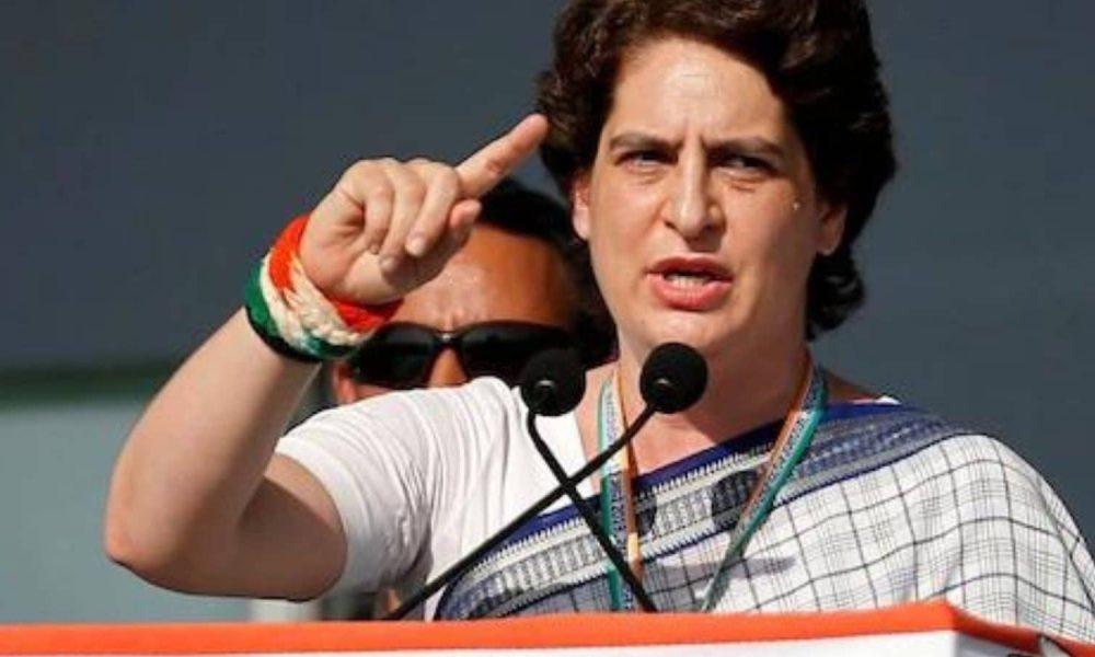 priyanka-gandhis-announcement-if-the-government-is-formed-in-karnataka-2-thousand-will-be-given-to-a-woman-of-the-family-every-month