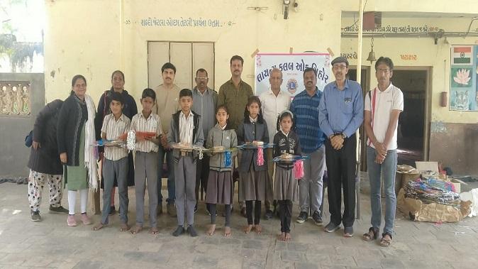 Kite Cheeky distribution to school children by Sihore Lions Club Group