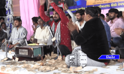 'Kama' entertained the crowd at the Lokdir in Sehore Town Hall