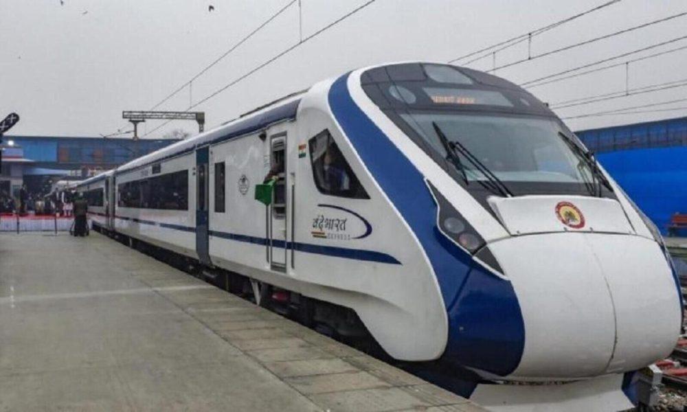 PM Modi Mumbai visit: PM Modi flagged off 2 Vande Bharat Express trains in Mumbai, know what Modi said