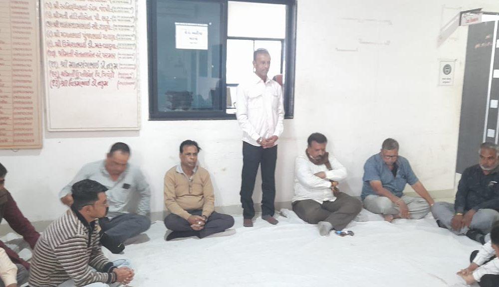 Sihore municipality paid tribute to late employee Jigneshbhai