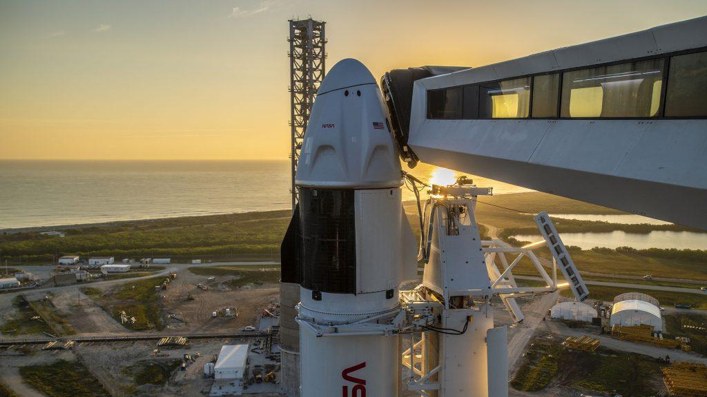 Today the new rocket of SpaceX will fly, four scientists will go to the International Space Station