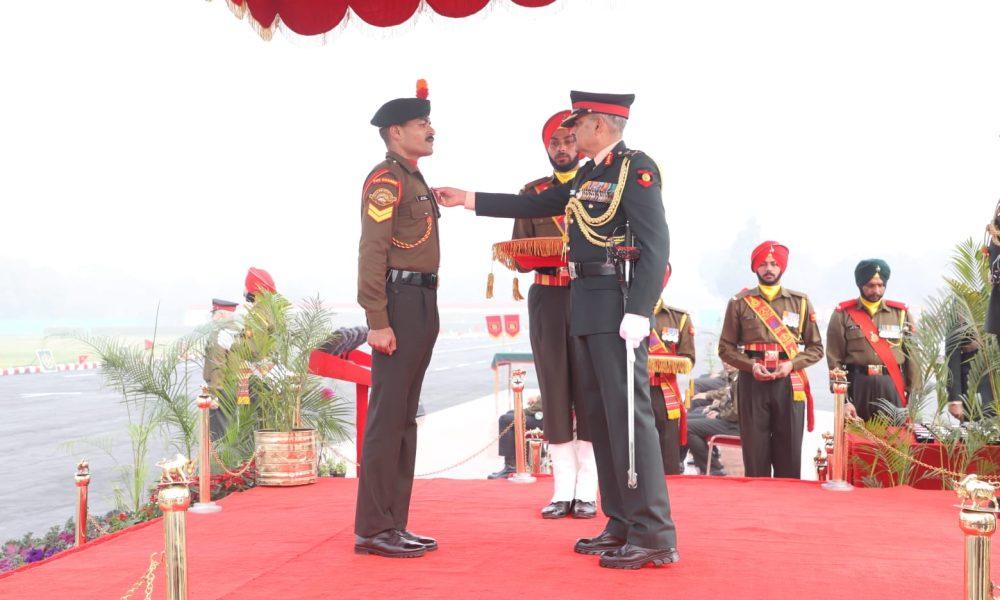 rajubhai-bhuwa-of-itiya-village-of-jessore-who-killed-a-terrorist-was-awarded-the-sena-medal-by-the-government-of-india