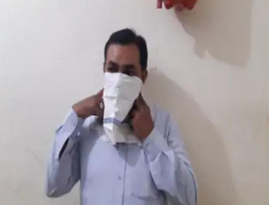 A bogus doctor was caught treating people without a degree in Bhavnagar's Jamnakund area