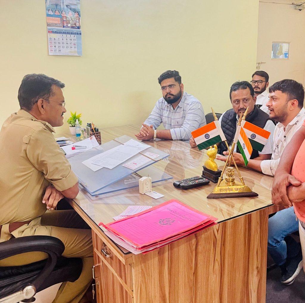 In Bhavnagar district NSUI ground, demand action against police officer