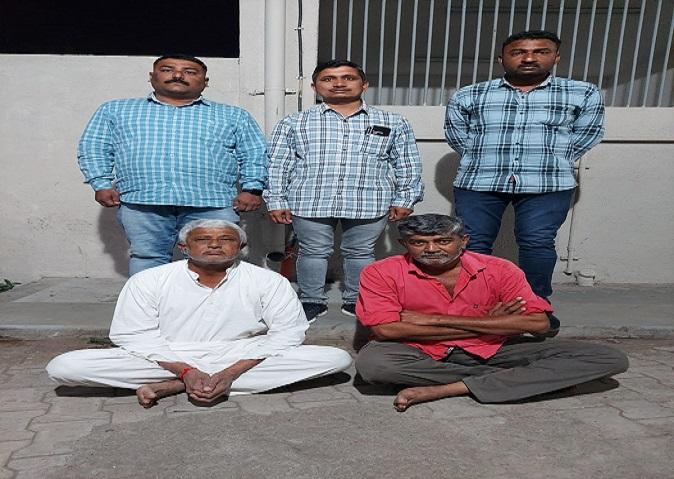 Action under aspect: Two persons who forcibly extorted money from doliwalas in Palitana were detained and sent to jail.