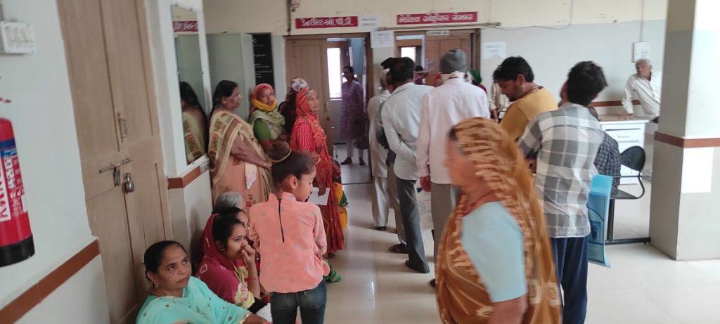 multi-specialist-health-diagnosis-camp-held-at-sihore-government-hospital-large-number-of-people-benefited