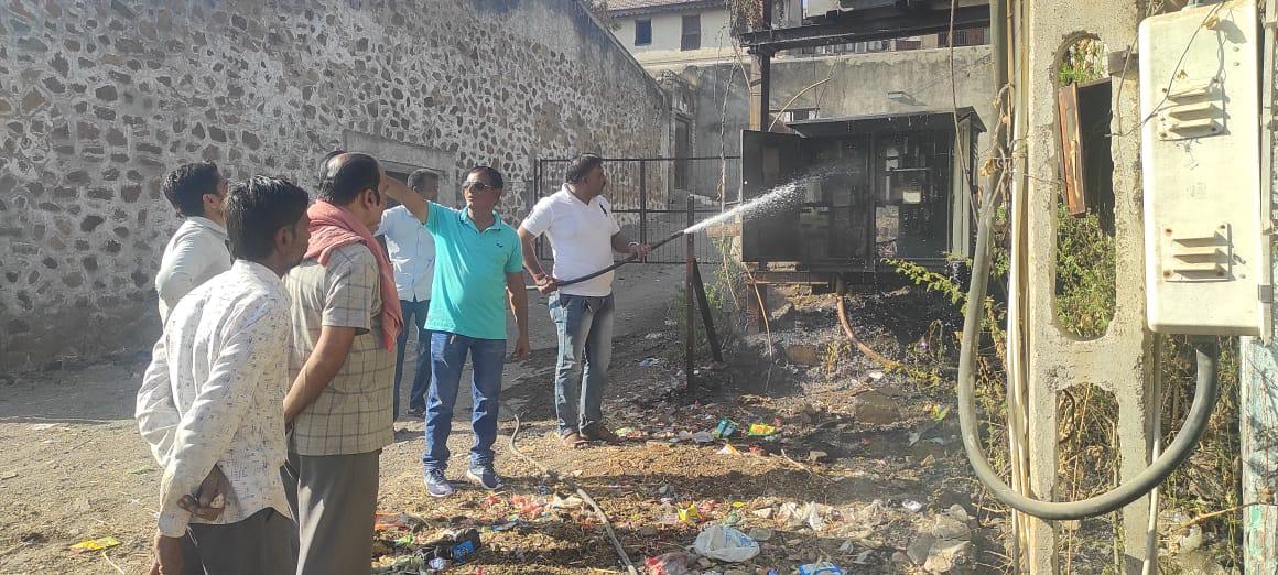 A fire broke out near Dedarji's well in Sihore Kansara Bazar