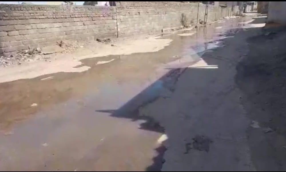 Sewage overflows major roads in Sehore's Gundana, fears spread of disease