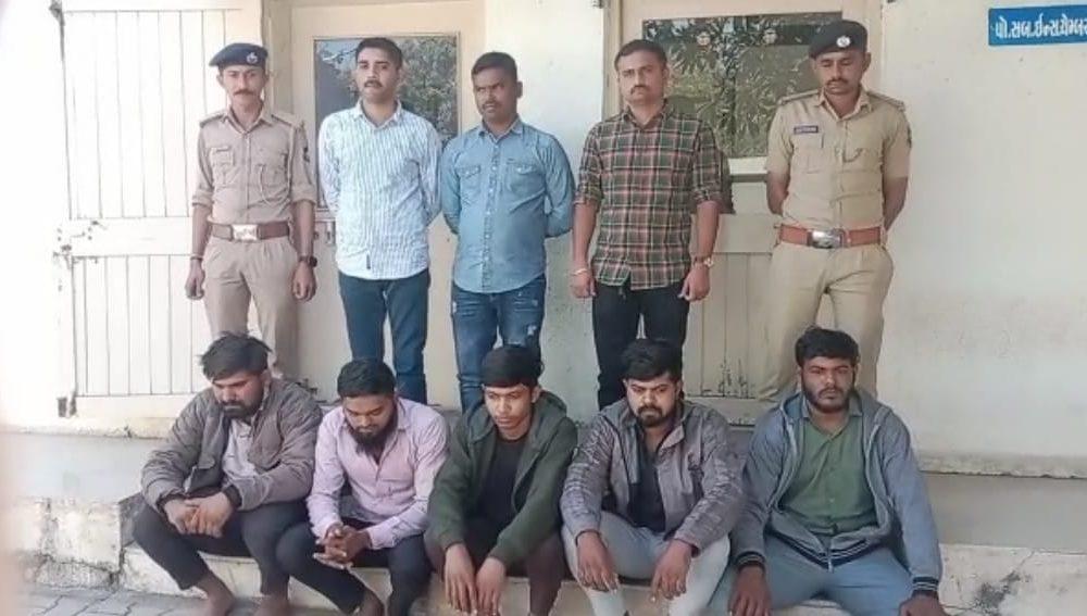 The murder of a niece caught in the middle of an attack on an uncle in Varal village of Sihore; Fortification by police in the village