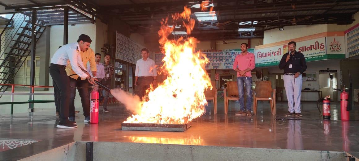 Fire safety training was given to girl students in Sihore Vidyamanjari School