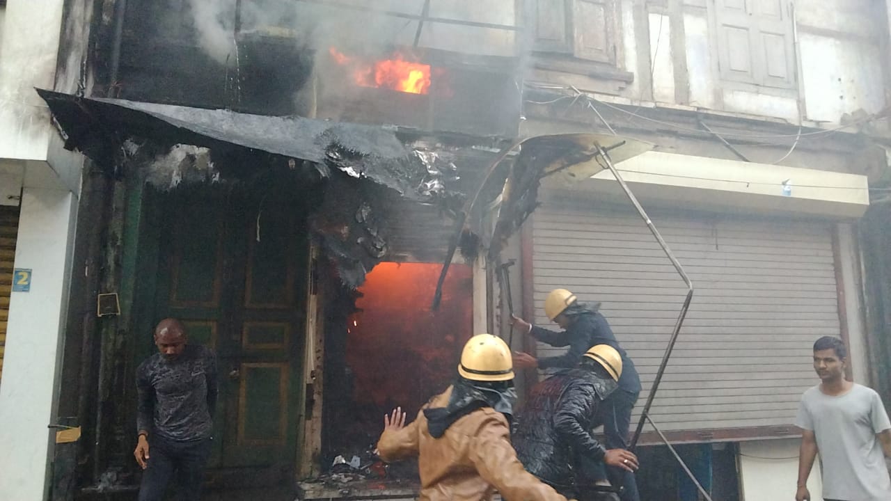 A fire broke out in a novelty shop in Man Bazar of Bhavnagar city