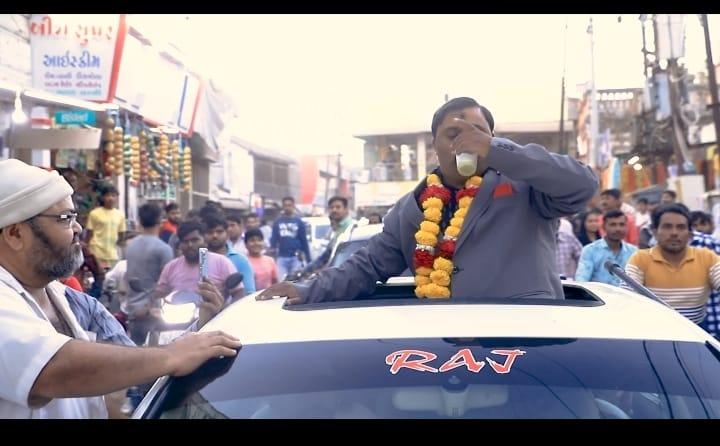 Kama, who became famous on social media, drank sugarcane juice from Panchmukha at Sihore; Said wow Hanifbhai wow got frozen