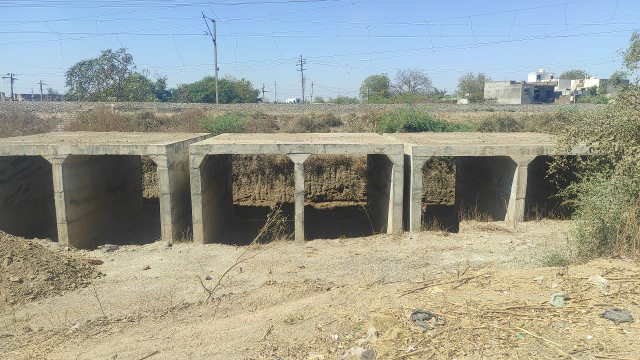 railway-gate-to-become-traffic-free-underbridge-work-will-start-near-sihore-navagam-gate