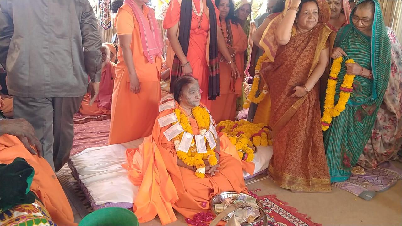 bhandari-held-at-gandhari-ashram-in-sihore-shobhanagiri-mataji-was-enthroned-as-the-throne