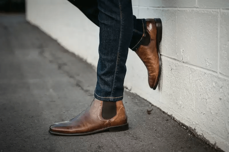 To get a handsome and hunk look, keep these 5 types of footwear in your shoe rack