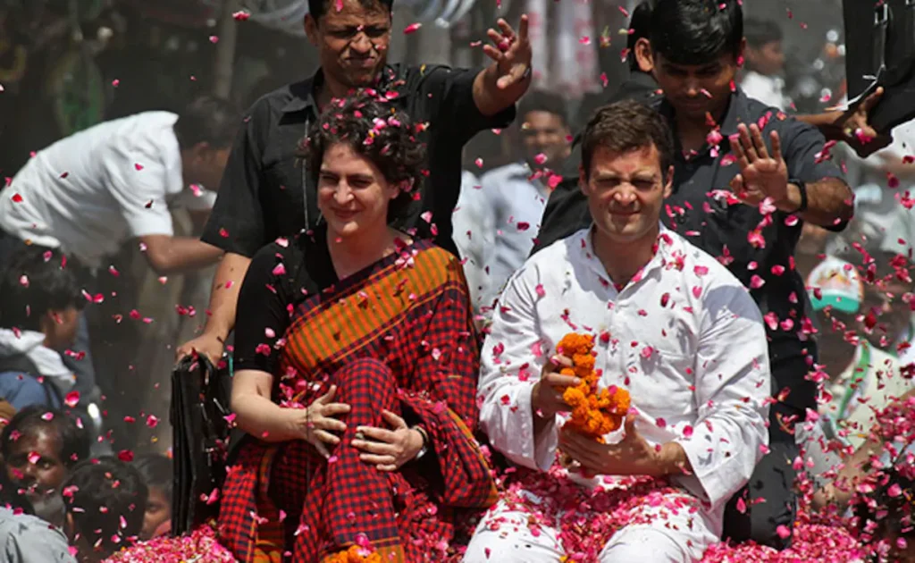 Priyanka Gandhi's grand reception in Raipur, flowers showered from the sky