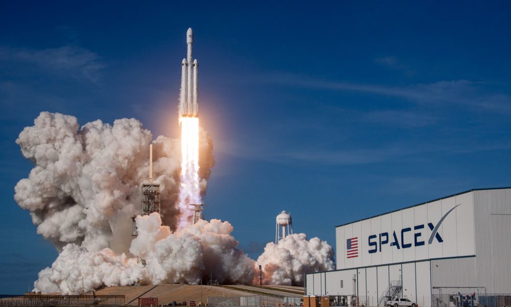 Today the new rocket of SpaceX will fly, four scientists will go to the International Space Station