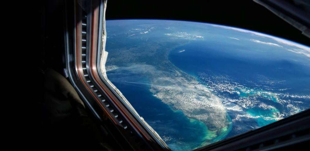 The world's first space hotel! Now you can enjoy your vacation in space, the first space hotel is starting by 2025