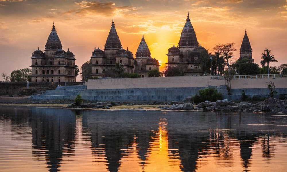 Best Tourist Places in MP: If planning to visit Madhya Pradesh, don't forget to visit these beautiful places