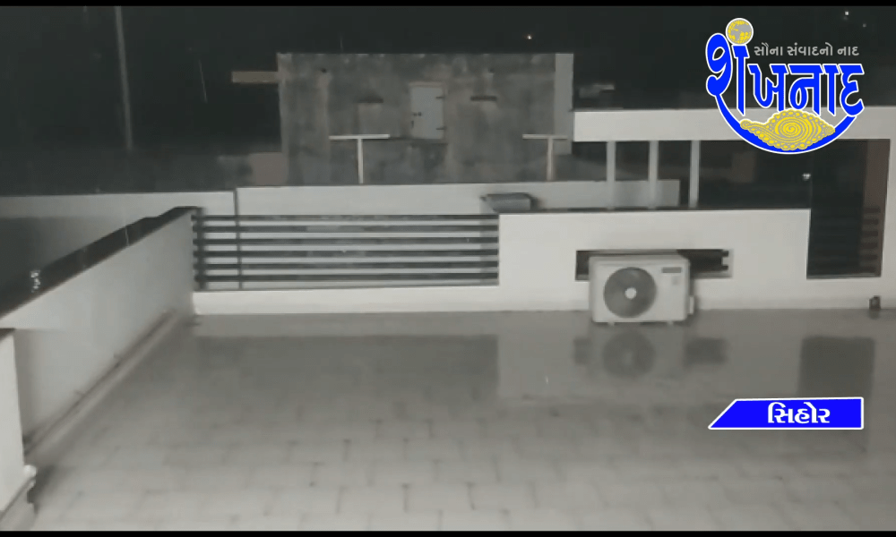 Yesterday night in Sihore city, there was a change in the atmosphere and it rained with heavy rain