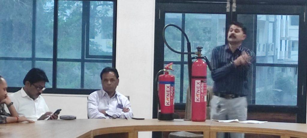Sihore Fire Officer Rajyaguru gave fire training to fellow employees on his birthday