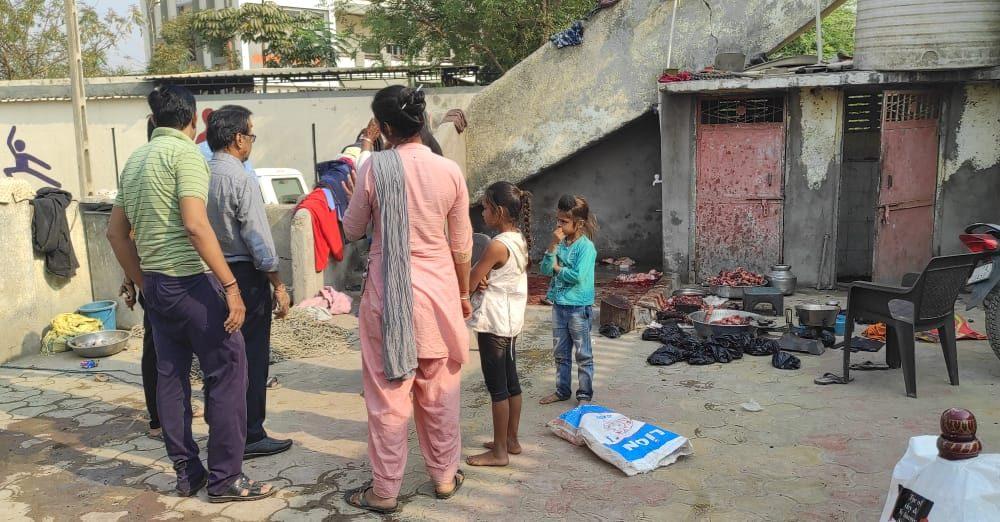action-against-the-heads-of-the-people-selling-the-mass-of-the-pond-around-shivnagar-in-sehore-the-municipality-ran-away