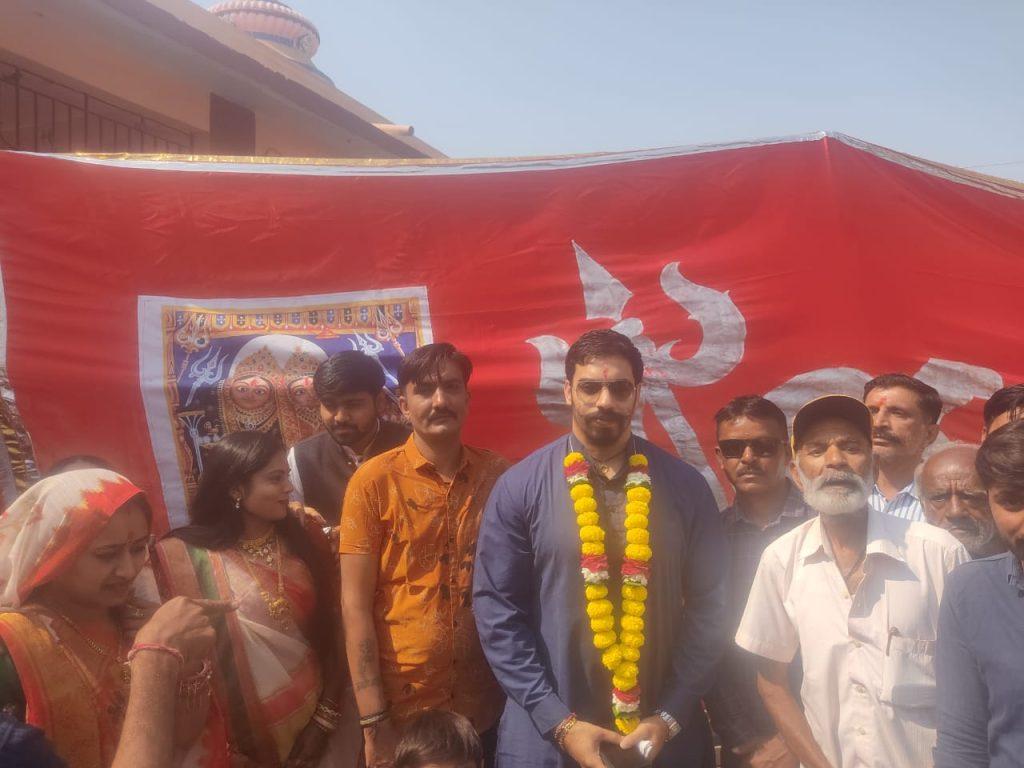 from-bhavnagar-to-chotila-padayatra-sangha-yuvraj-departed