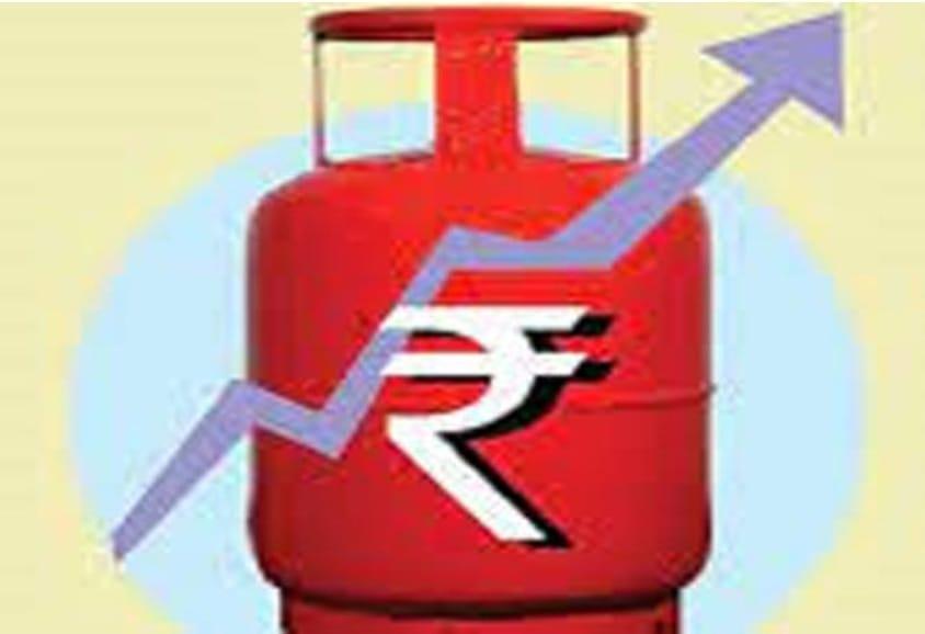 Gas price hike: 4 times price hike in one year cost Rs. 203 increased