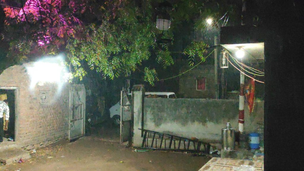 Farmers worried about mawatha with lightning shine at night in Sihor city and diocese