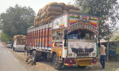Police were patrolling from Sihor to Kajavadar and a truck from Rajasthan Parsing passed