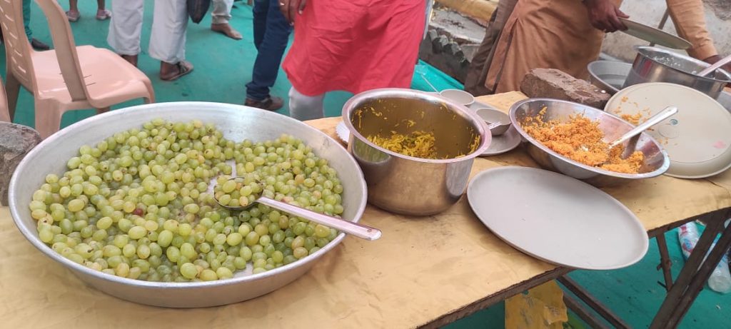 Sehore Jain Sangh organized Pal for Travelers
